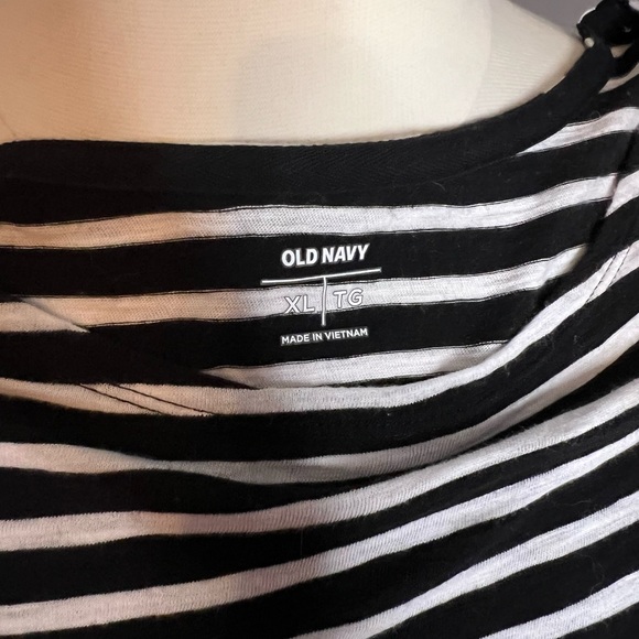 Old Navy Black and White Striped Shirt Size XL - Picture 4 of 5